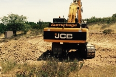 Excavadora en Candeleda